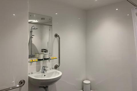 1 bedroom in a flat share to rent, Marler Road, Warwick CV4
