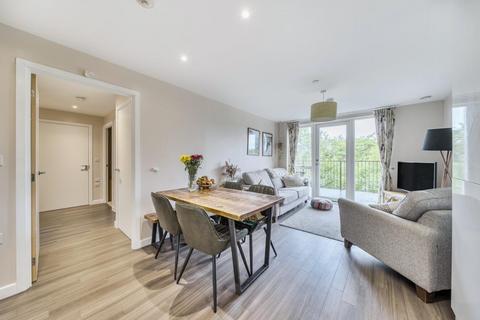 2 bedroom flat for sale, Grosvenor Court, Adenmore Road, London SE6 4FD