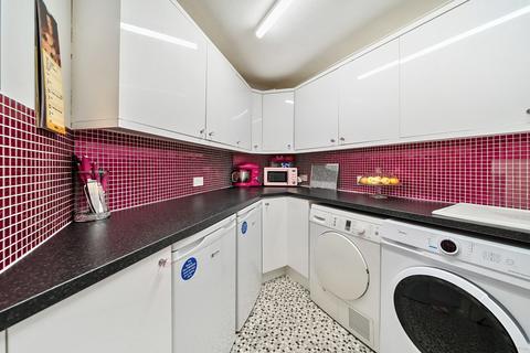 2 bedroom flat for sale, Ashby Place, Hampshire PO5