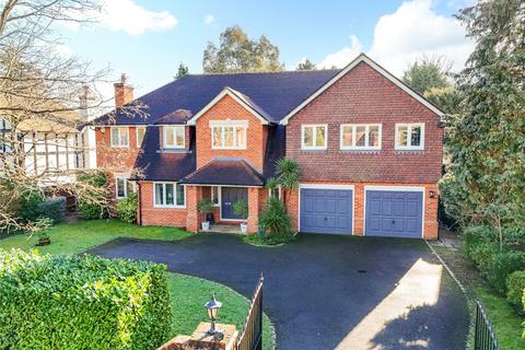 5 bedroom detached house for sale, Adelaide Road, Walton-On-Thames, KT12