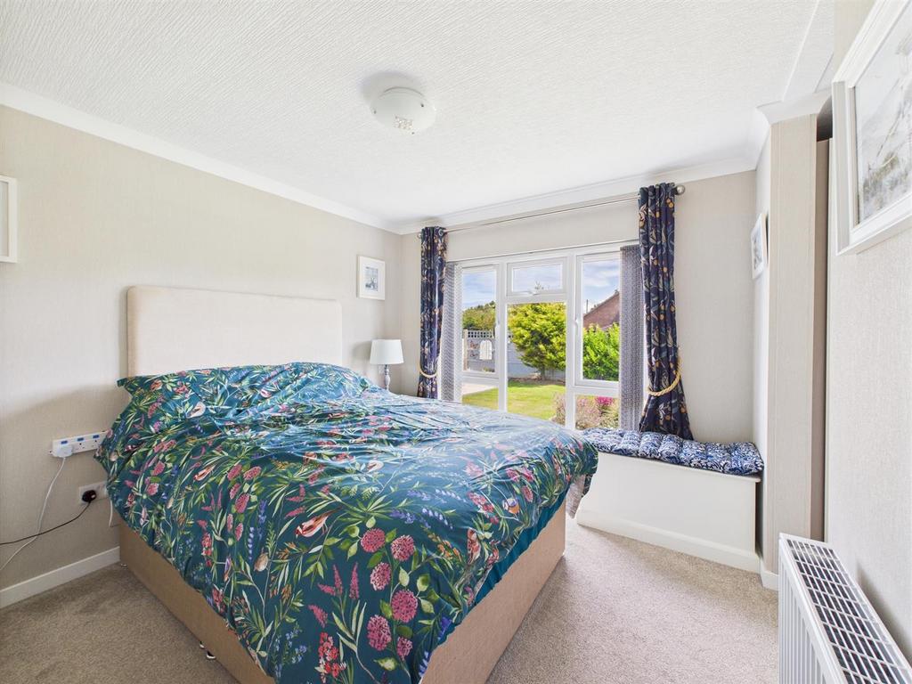 CAM04116 G0-PR0206-STILL017.jpg