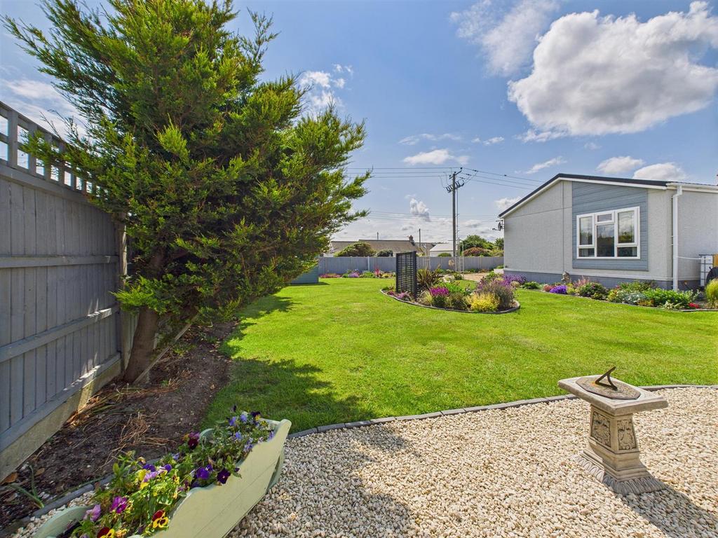 CAM04116 G0-PR0206-STILL022.jpg