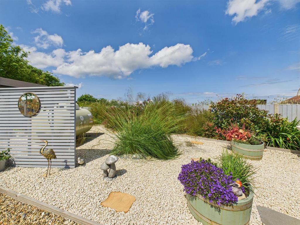 CAM04116 G0-PR0206-STILL030.jpg