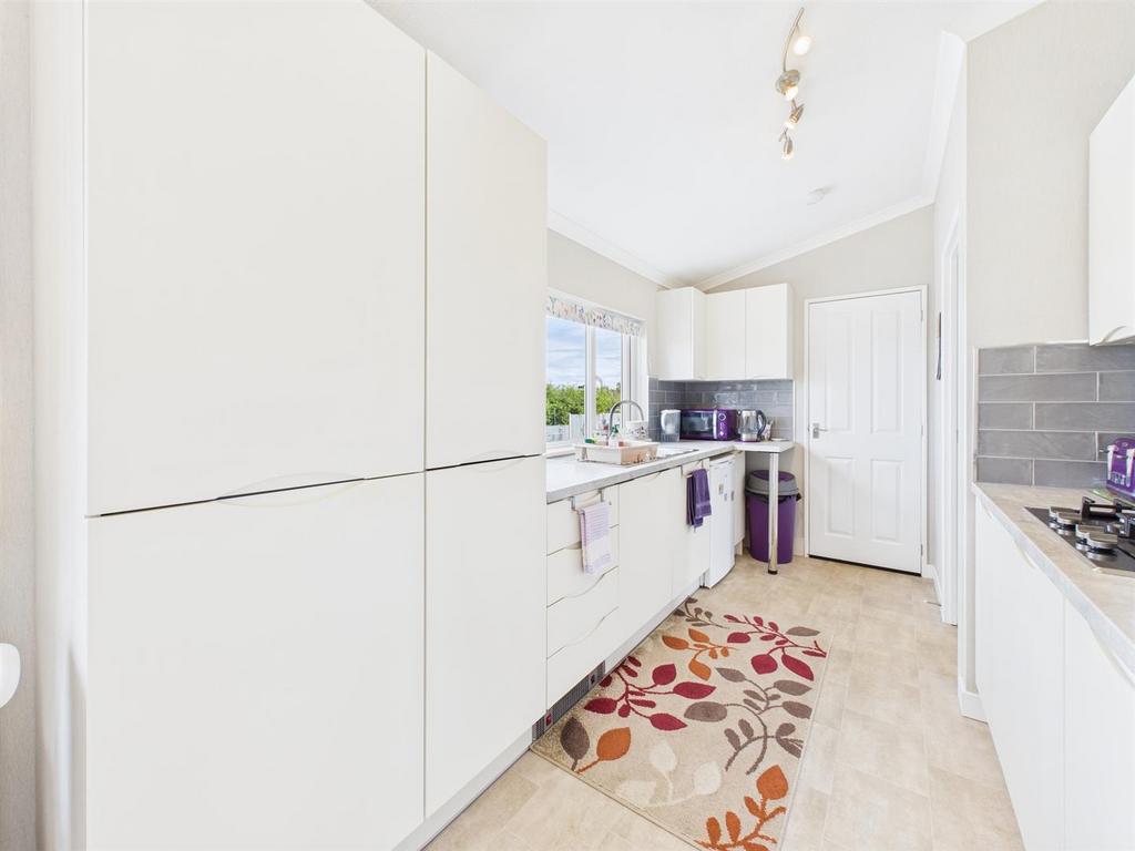 CAM04116 G0-PR0206-STILL003.jpg