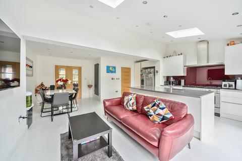 19 Cranmer Close, Ruislip, HA4 9QF
