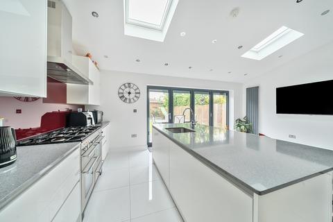 19 Cranmer Close, Ruislip, HA4 9QF