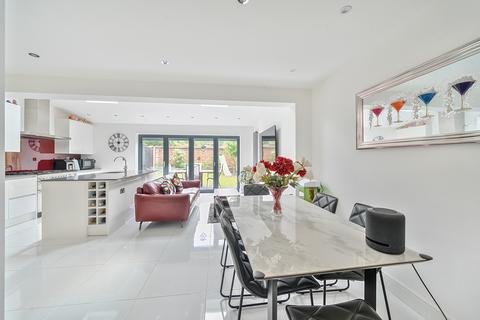 19 Cranmer Close, Ruislip, HA4 9QF