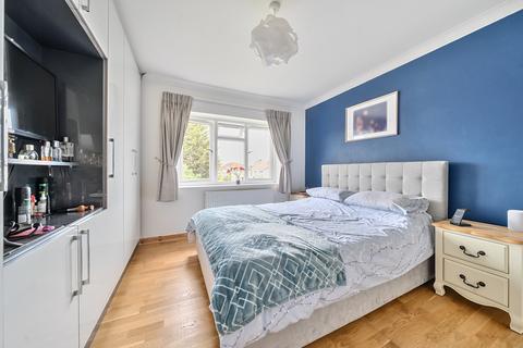 19 Cranmer Close, Ruislip, HA4 9QF
