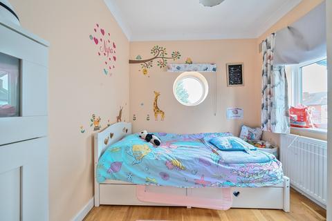 19 Cranmer Close, Ruislip, HA4 9QF