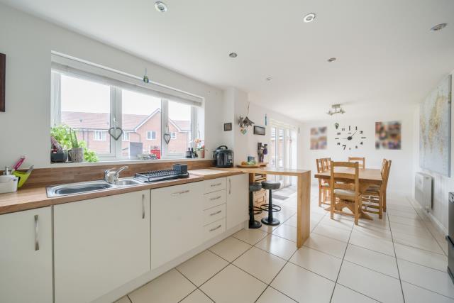 Kitchen/Dining Room