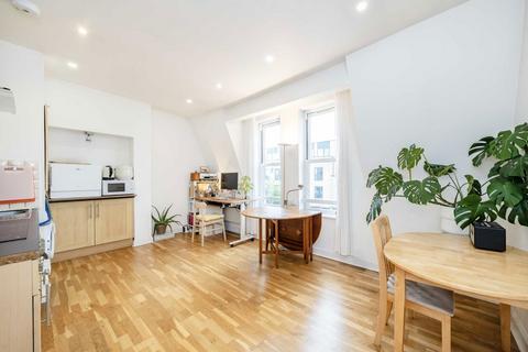 1 bedroom flat to rent, Heath Road, Twickenham TW1