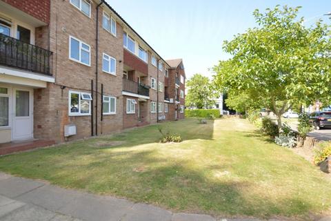 2 bedroom maisonette for sale, Montpellier Court, Windsor