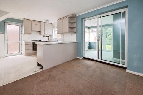 3 bedroom semi-detached house for sale, Dore Avenue, North Hykeham, Lincoln, Lincolnshire, LN6