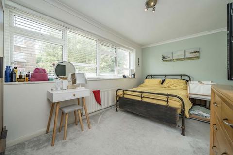 2 bedroom flat for sale, Reynolds Road, London W4