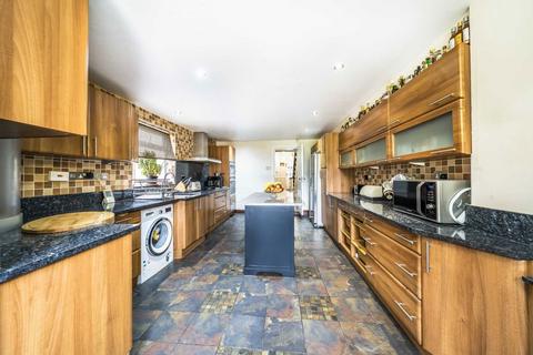 5 bedroom semi-detached house for sale, Baldry Gardens, London SW16