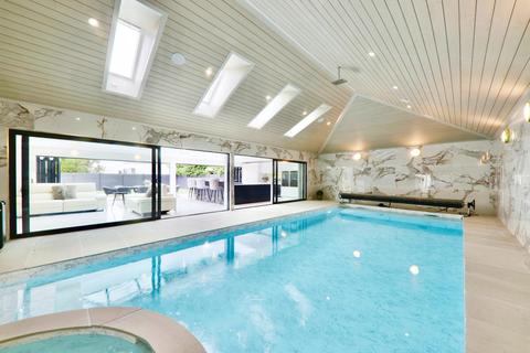 6 bedroom detached house for sale, Boothferry Road, Hessle, East Riding of Yorkshire, HU13 0JL