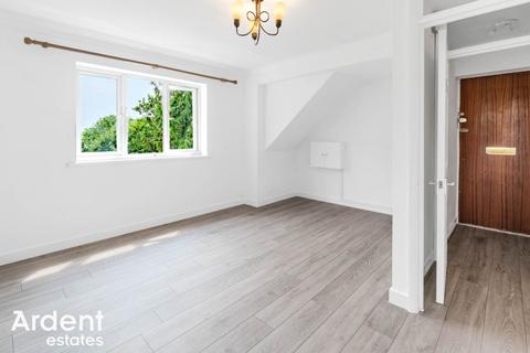 35 Brooklands Walk, Chelmsford, CM2 9BH
