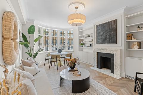 2 bedroom apartment for sale, Portland Place, London W1B