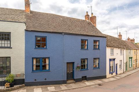 4 bedroom terraced house for sale, Gloucester Road, Malmesbury