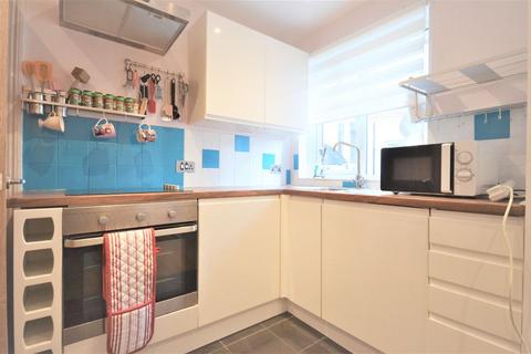 2b Newburgh Road, London, W3 6DQ