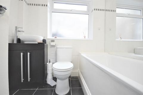 2b Newburgh Road, London, W3 6DQ
