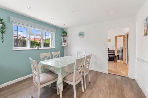 11 Braemar Close, Grantham, NG31 9PB
