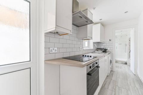 1 bedroom flat for sale, Parish Lane, Penge, London, SE20