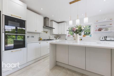 2a Hillcroome Road, Sutton, SM2 5EL