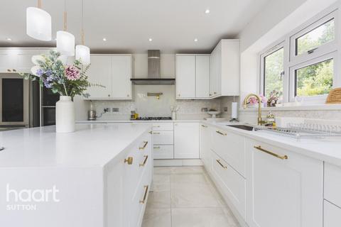 2a Hillcroome Road, Sutton, SM2 5EL