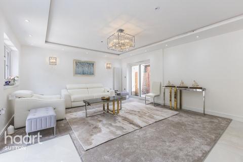 2a Hillcroome Road, Sutton, SM2 5EL