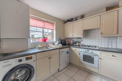 2 bedroom flat for sale, Symphony Close, Edgware, HA8