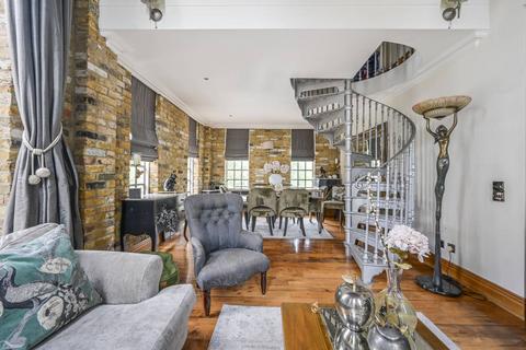 3 bedroom flat for sale, St Katharines Way, Wapping, London, E1W