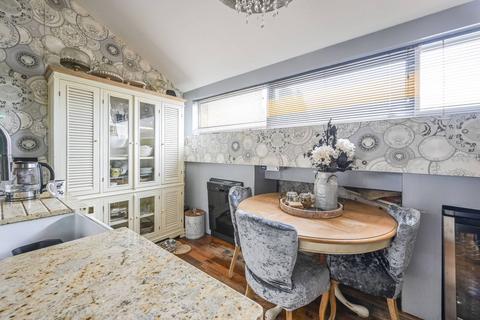 3 bedroom flat for sale, St Katharines Way, Wapping, London, E1W