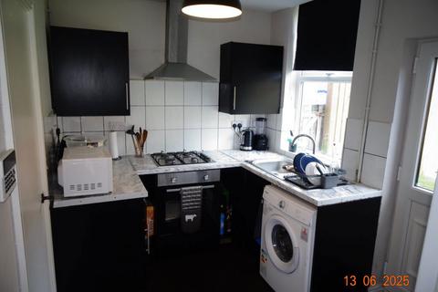 3 bedroom terraced house to rent, Toyne Street, Crookes, Sheffield, S10 1HH