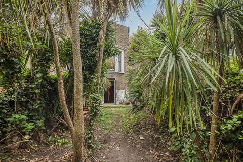 93 Mayola Road, London, E5 0RF