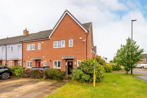3 bedroom end of terrace house for sale, Long Furlong Drive, Slough, SL2