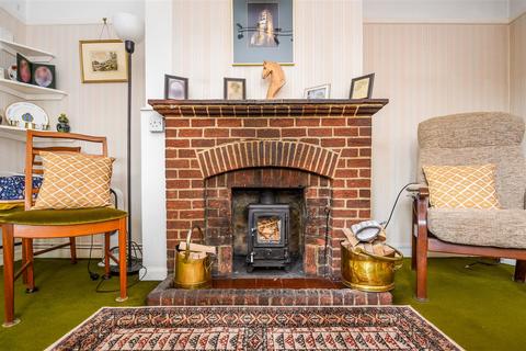 3 bedroom detached house for sale, Burnt Hill Road, Farnham