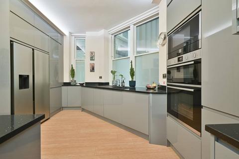 2 bedroom flat for sale, Ridgmount Gardens, Bloomsbury, London, WC1E