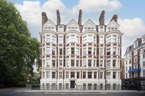 2 bedroom flat for sale, Ridgmount Gardens, Bloomsbury, London, WC1E