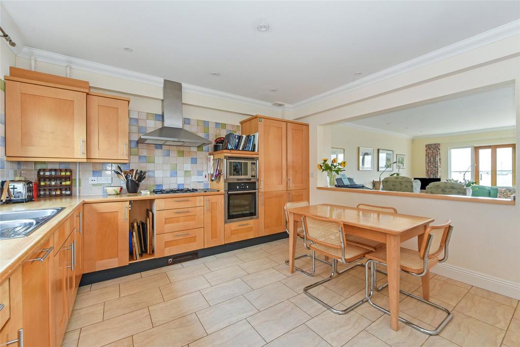 Kitchen/Breakfast Rm