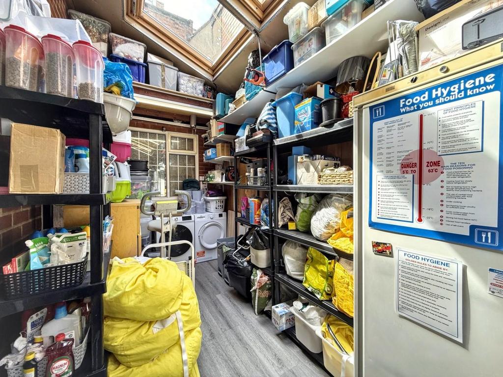 117 front - Storage.jpg