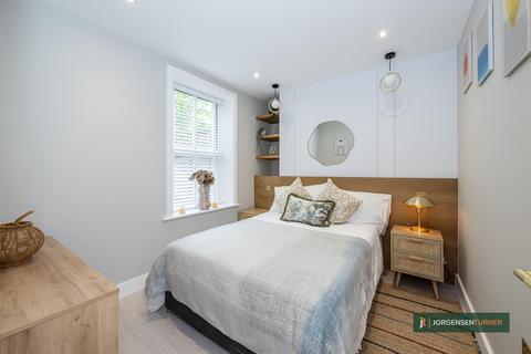 2 bedroom apartment for sale, Hetley Road, Shepherds Bush, London, W12 8BA