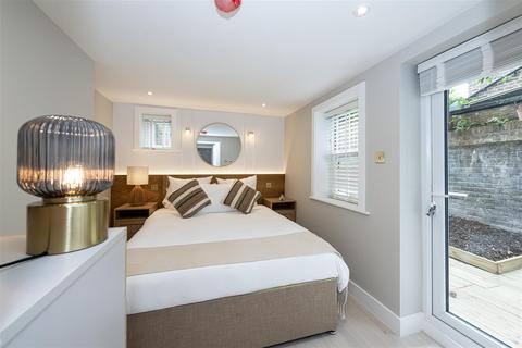 2 bedroom apartment for sale, Hetley Road, Shepherds Bush, London, W12 8BA