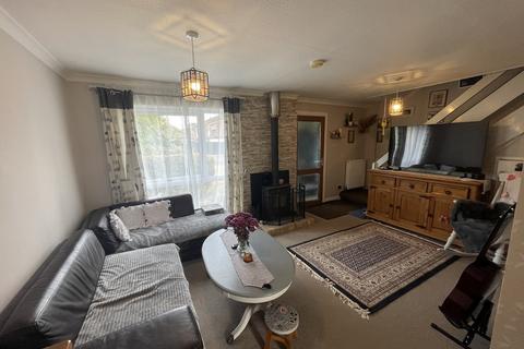 2 bedroom terraced house for sale, Lincoln Avenue, Saxmundham
