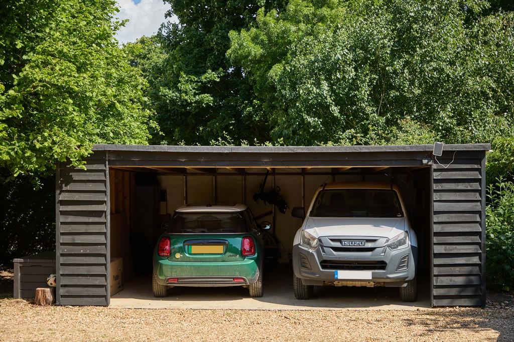 Thurston, Bury St. Edmunds 5 bed barn conversion - £845,000