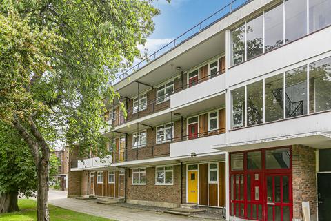 77 Thornton Gardens, London, SW12 0LQ