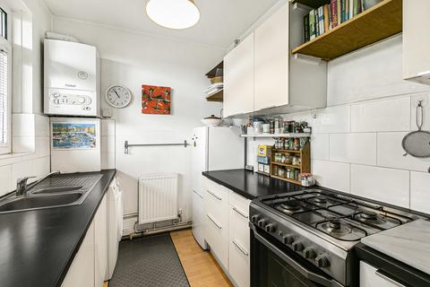 77 Thornton Gardens, London, SW12 0LQ