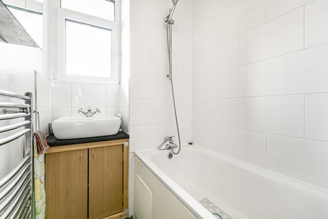 77 Thornton Gardens, London, SW12 0LQ