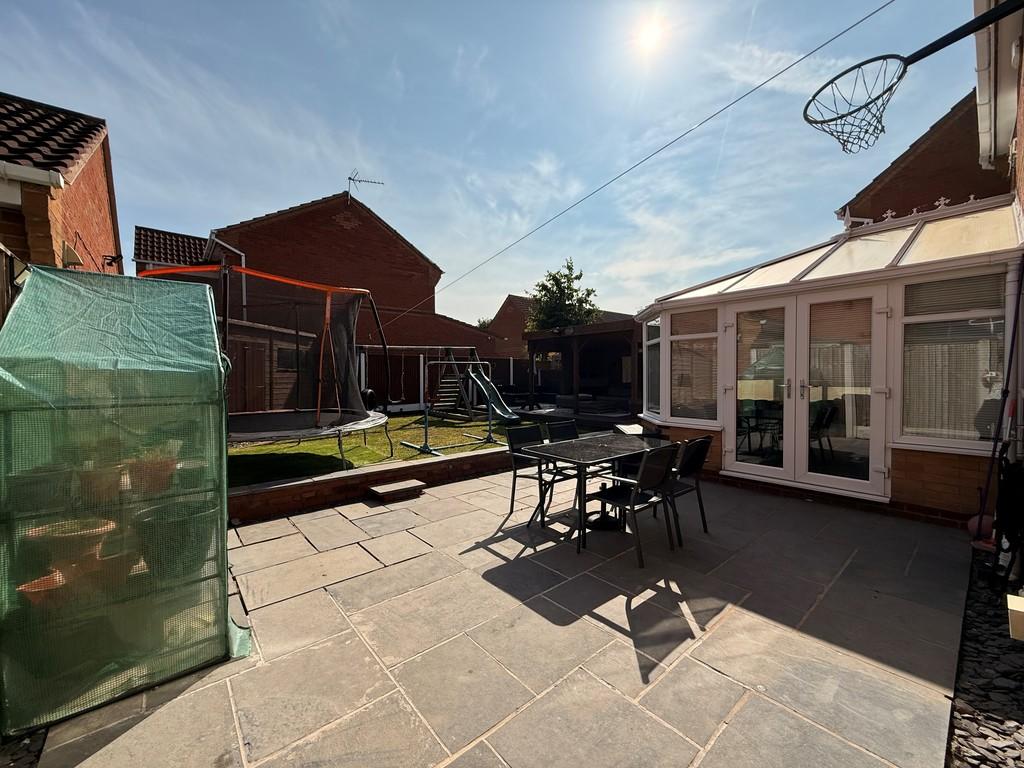 7 welford close garden 3