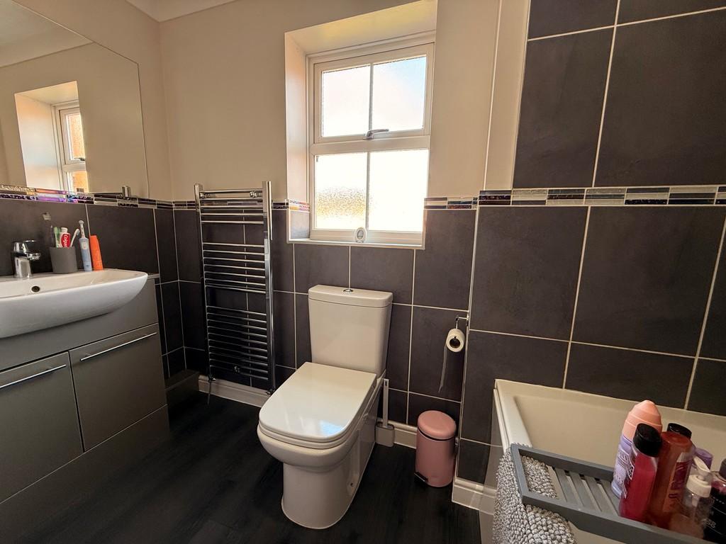 7 welford close bathroom 1